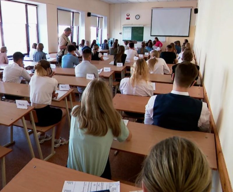 Выпускники Беларуси сдают ЦТ по языкам в резервный день