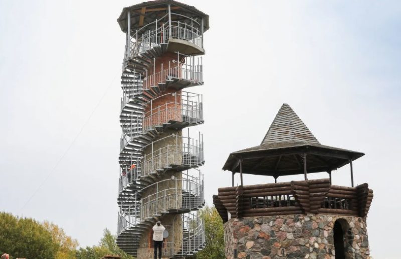 Браславская вышка приглашает любоваться озерами все лето без перерывов