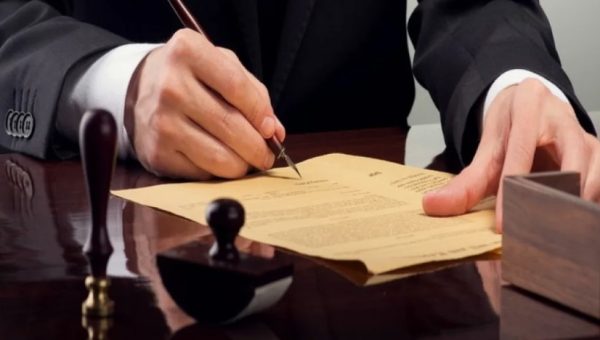 Сестра от наследства отказалась? Спеши к нотариусу, иначе будет ловушка!