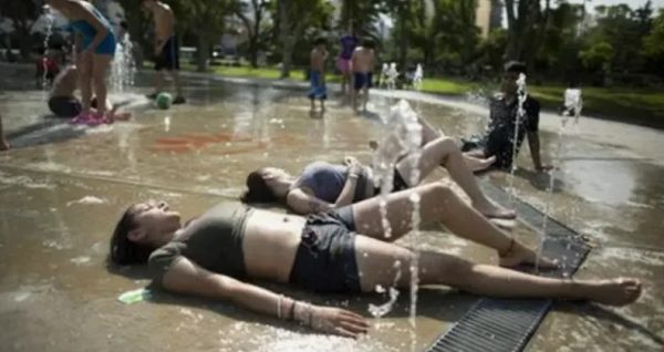 Европейские города столкнулись с рекордной летней смертностью из-за жары