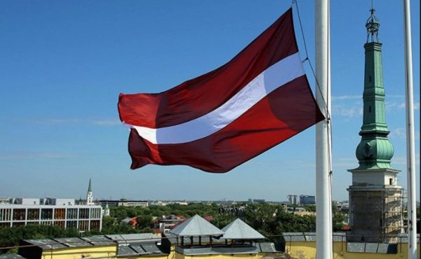 Латвийские власти запретили директорам школ говорить по-русски