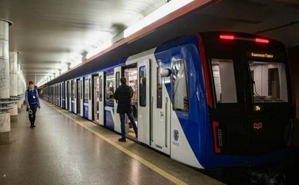 Пассажир парализовал движение Московской линии минского метро