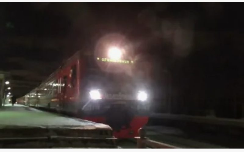 В ожидании тепловоза: поезд из Бреста встал посреди Могилевщины